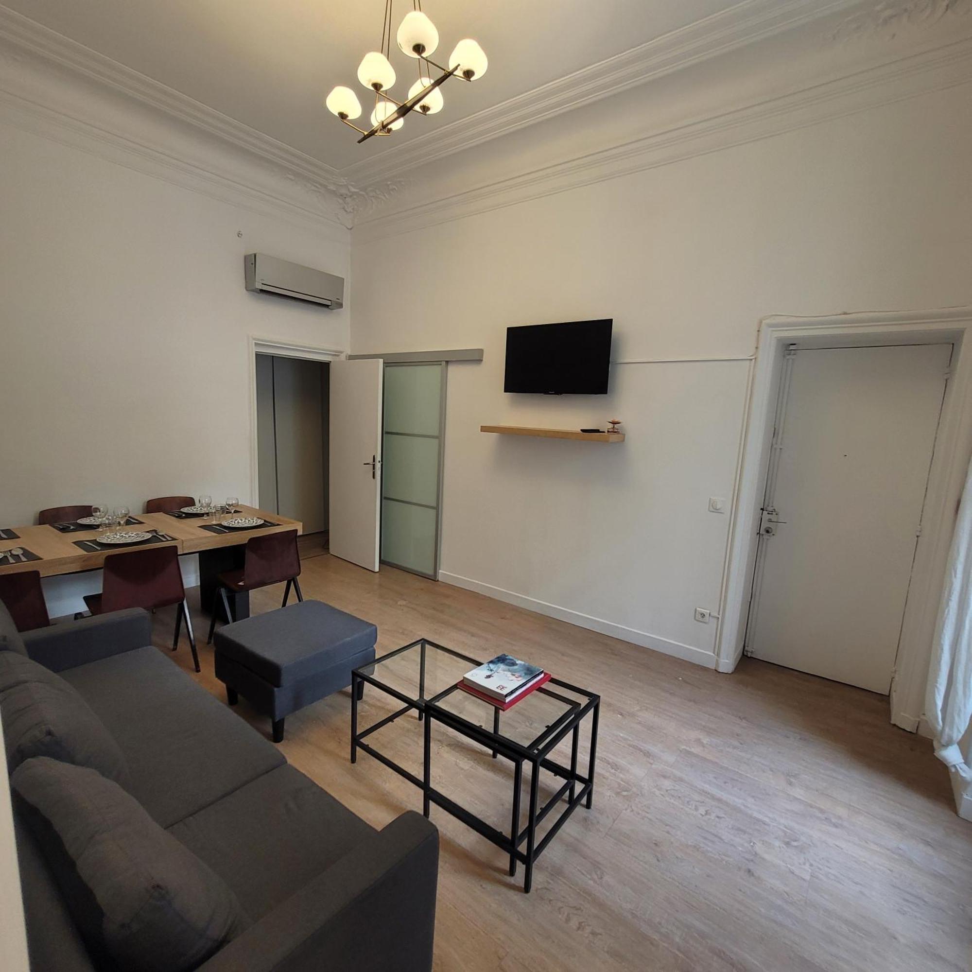 Bel Appartement Champs Elysees Avec 2 Chambres París Exterior foto